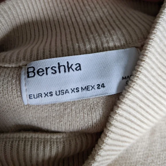 *DONATED* NWOT • Bershka • crop sweater - Picture 4 of 8